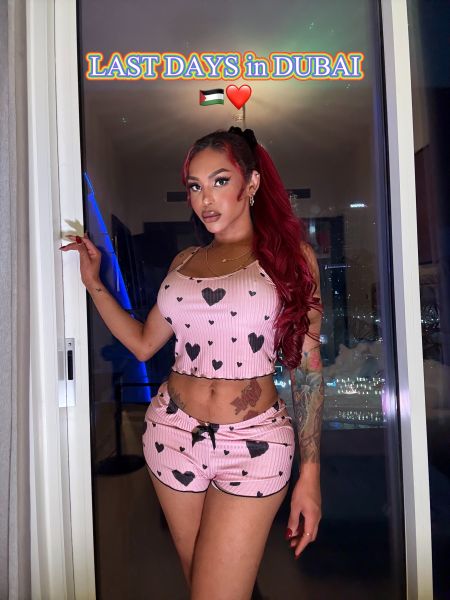 Hola mi nombre es STAYCE, soy una bella y curvilínea transexual con ganas de llenarte de placer y satisfacer todas tus fantasías más oscuras y excitantes... Soy colombiana y amante del sexo y las fiestas con todos los juguetes incluidos!  Tengo una dotación de 20cm, mi polla es muy lechosa y tengo un culo grande y profundo para ti... activa o pasiva como quieras, estoy dispuesta a todo para complacerte, SEXO 100% SEGURO.  Me encantan todas las fiestas y soy muy, muy cachonda y traviesa!!