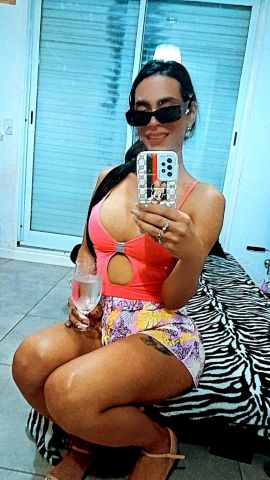 Isabella Hot